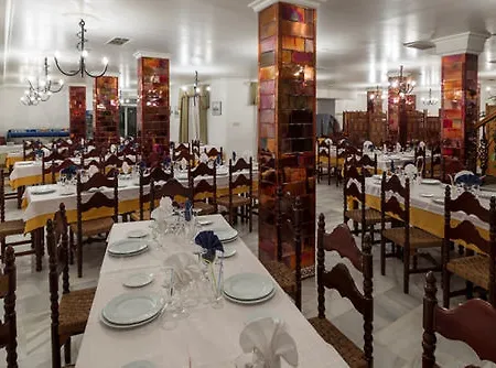 Hotel La Pinta 2*